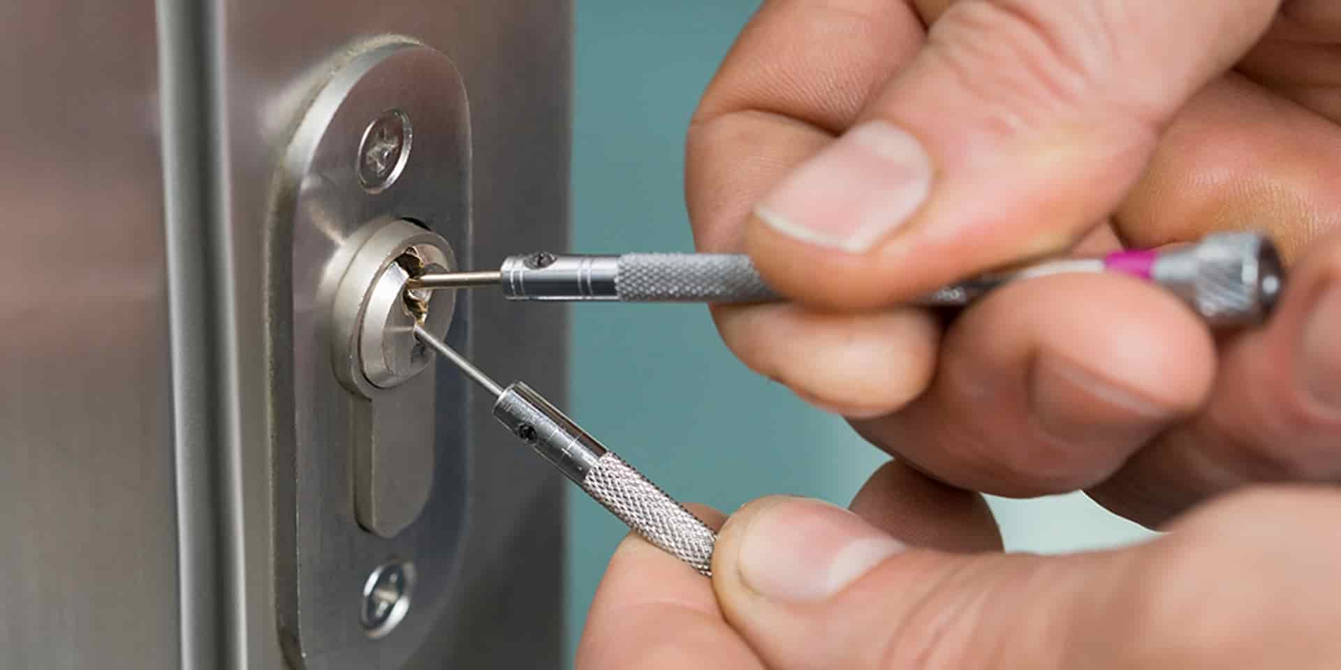 LOCKSMITH